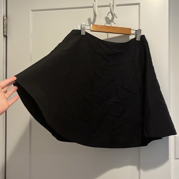 Kate Spade Lula Black Pleated Mini Skater Skirt Classic Minimalist Silk Holiday - Picture 4 of 5